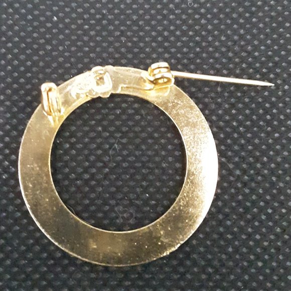 Vintage Circle Gold Tone Pin Brooch - Picture 2 of 6